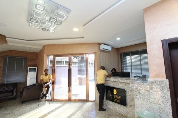 Reception - De Gladys Hotel (Enugu)