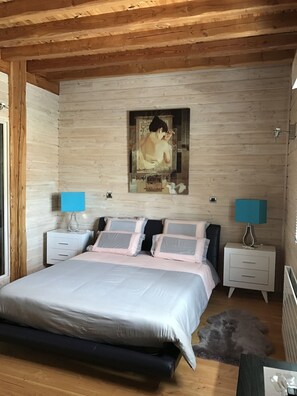 Habitación doble (Florès) | Minibar, escritorio, cortinas blackout y tabla de planchar con plancha 