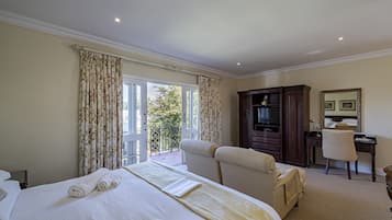 Exclusive Room | 1 bedroom, premium bedding, minibar, in-room safe