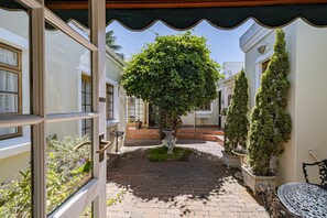 1 bedroom, premium bedding, minibar, in-room safe - Lemon Tree Lane (Gqeberha (Port Elizabeth))