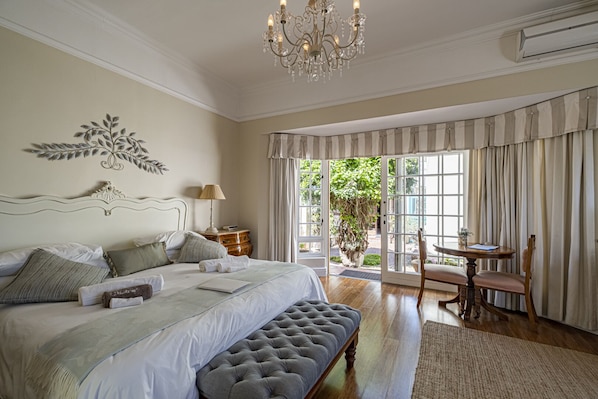 Habitación exclusiva | 1 dormitorio, ropa de cama de alta calidad, minibar y caja fuerte