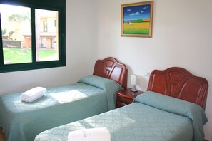 3 bedrooms, iron/ironing board, free WiFi, bed sheets
