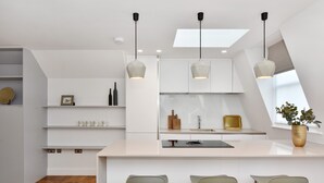 Unclassified image, 2 of 38, button - Amazing Mayfair 2 Bed £6 million AC Terrace Wi-Fi (London)