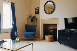 Télévision, cheminée