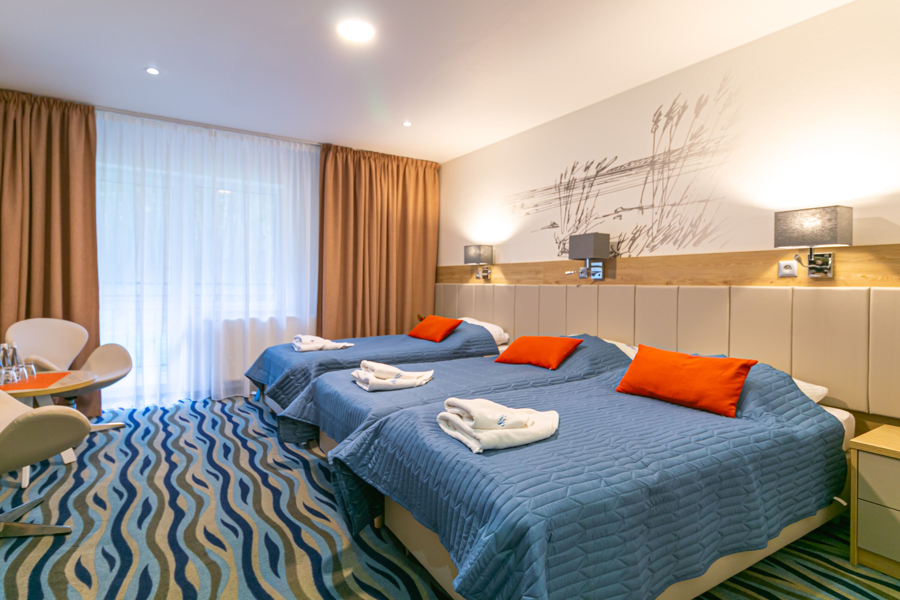 triple room | in-room safe, desk, iron/ironing board, cots/infant beds