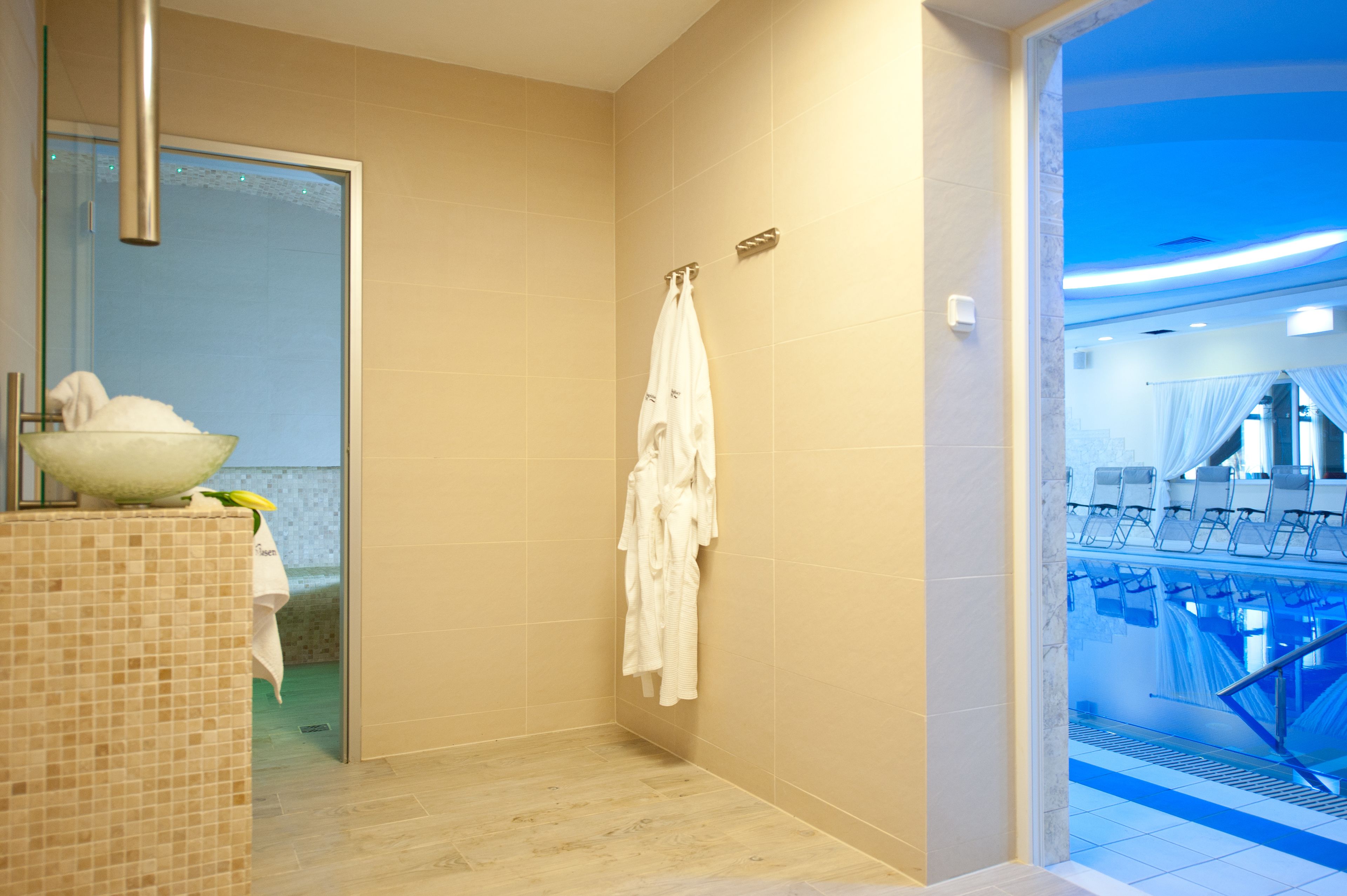 indoor pool, open 8 am to 9 pm, pool loungers