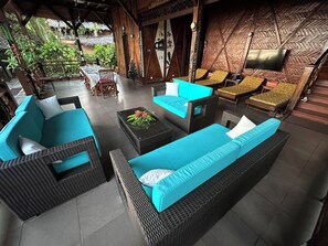 Terrace/patio - Waterfront villa with live-in staff! (NOSY BE)
