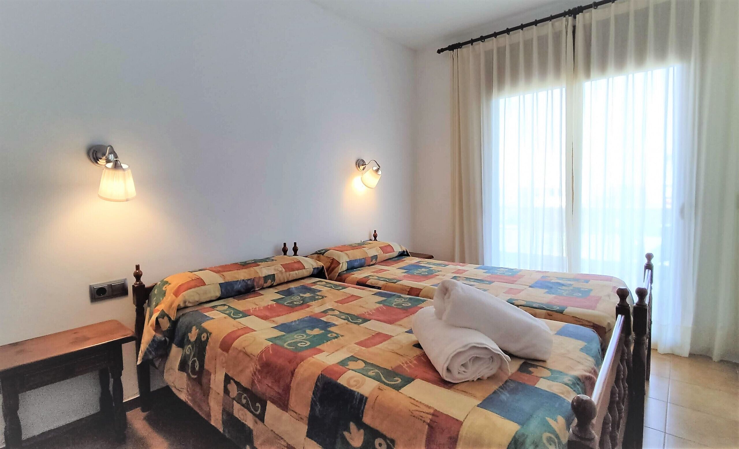 1 slaapkamer, een strijkplank/strijkijzer, gratis wifi, beddengoed