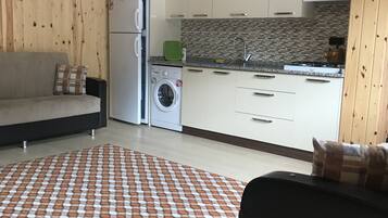 Zweibettzimmer | Wohnbereich | LCD-Fernseher