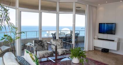 801 Oyster Schelles - Near Umhlanga Rocks Beach