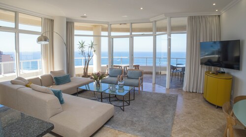 801 Oyster Schelles - Near Umhlanga Rocks Beach
