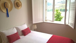 Wi-Fi de cortesia, roupa de cama