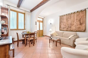 Comfort Apartment, 1 Bedroom, Non Smoking | Living room - Campuccio 21 by Mmega (Florence)