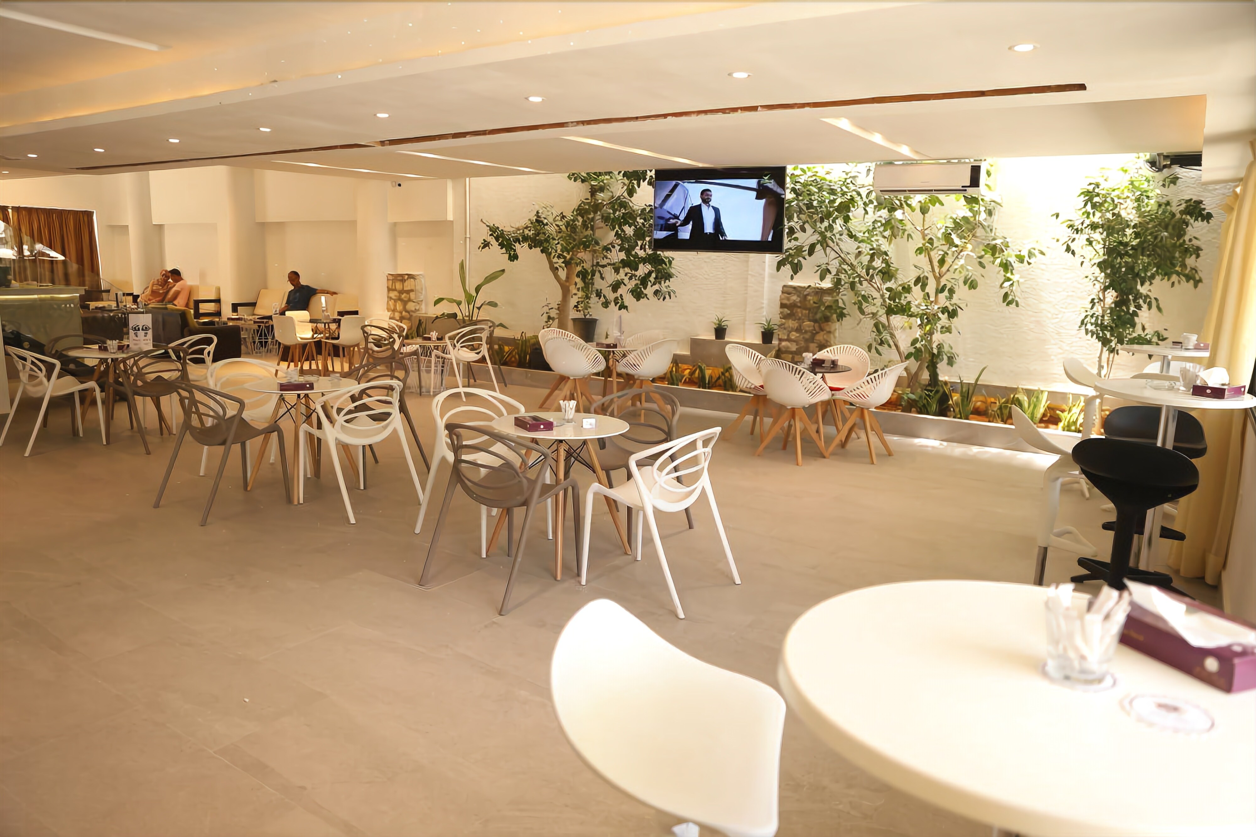 Breakfast, lunch, dinner served; local and international cuisine 