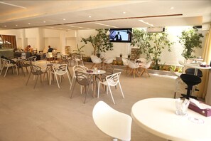 Spécialités Cuisine locale et internationale