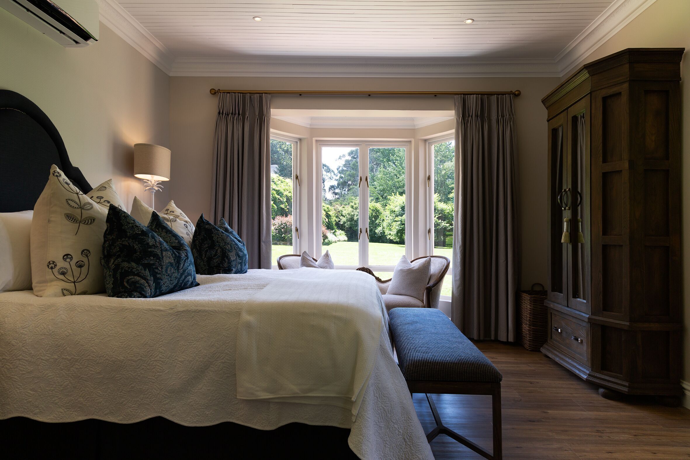 Egyptian cotton sheets, premium bedding, pillow-top beds, minibar