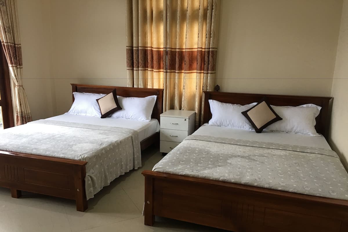 3 Bedrooms Villa | Bộ đồ giường cao cấp, bàn, bàn ủi/dụng cụ ủi quần áo