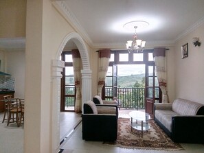 3 Bedrooms Villa | 客厅 | 平板电视