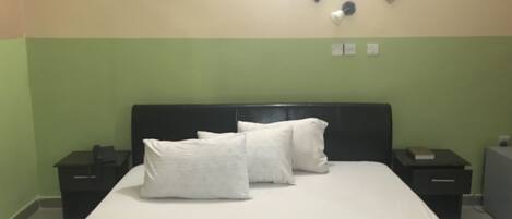Executive Room | 1 bedroom, desk, free WiFi