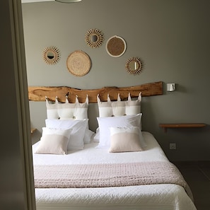 Decoración personalizada, muebles diferentes y escritorio 