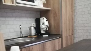 فطور من الأطباق المحلية مجانًا يوميًا