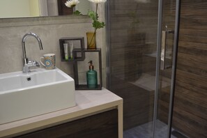 Dreibettzimmer | Badezimmer