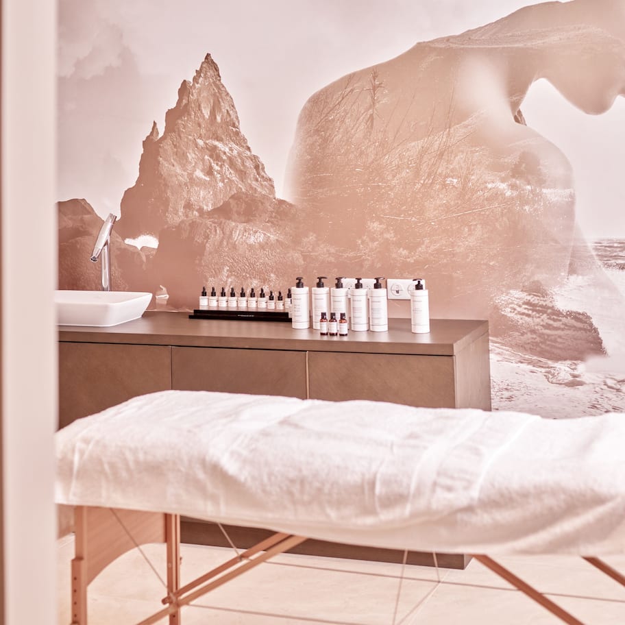 Couples treatment rooms, body treatments, body wraps, body scrubs