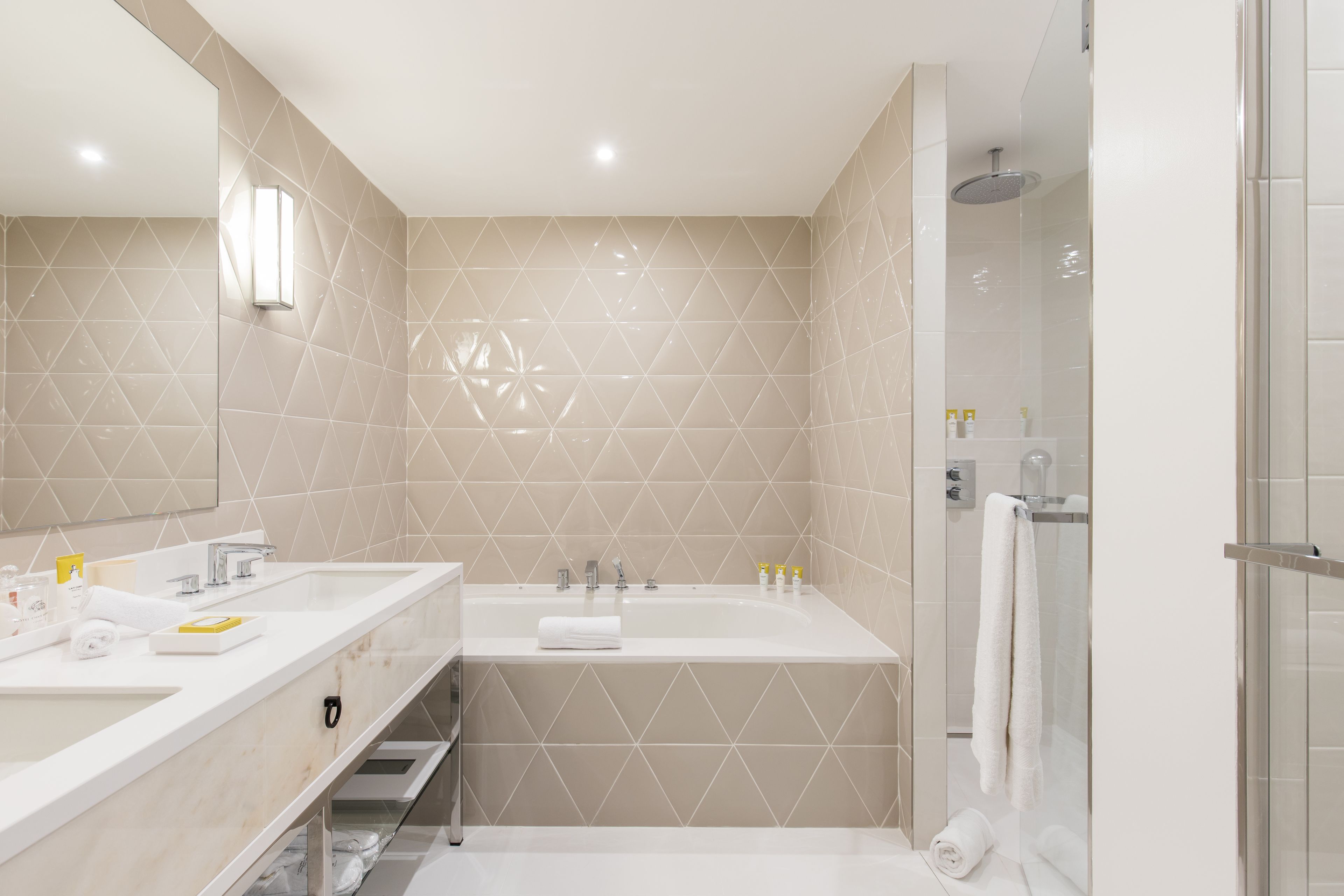 shower, free toiletries, hair dryer, slippers