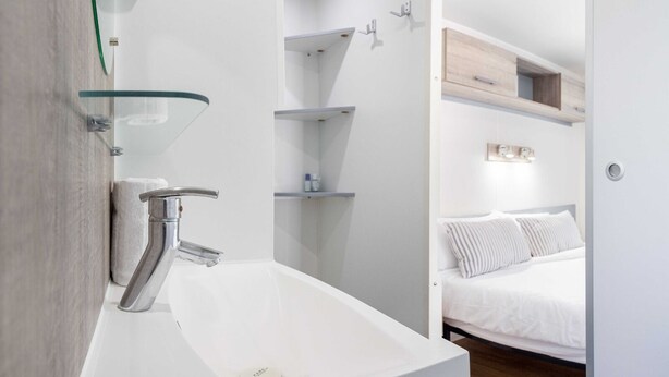 Double or Twin Room | Laptop workspace, free WiFi - Camping Vila Village (Sant Feliu de Buixalleu)
