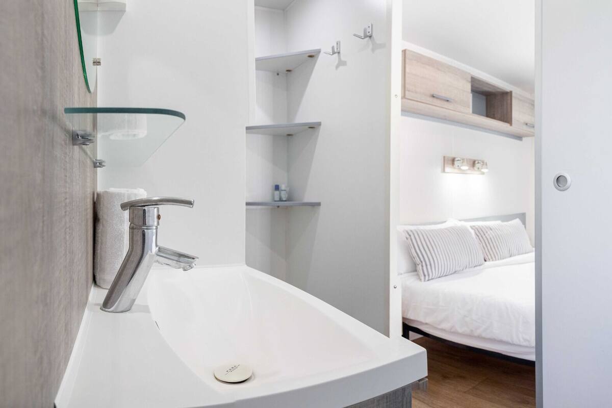 Chambre Double ou avec lits jumeaux | Espace de travail pour ordinateur portable, Wi-Fi gratuit