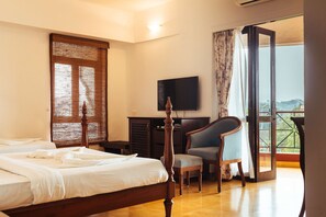 Superior-Dreibettzimmer | Schreibtisch, kostenloses WLAN