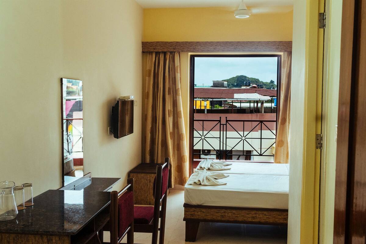 Standard Double Room | Desk, WiFi (free)