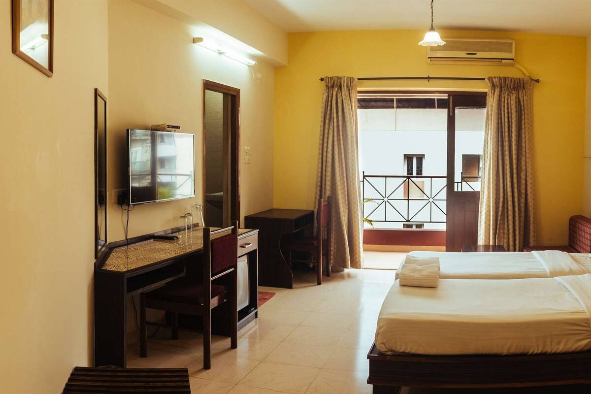 Deluxe Room | Desk, WiFi (free)