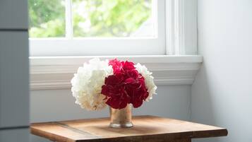 1 bedroom, premium bedding, pillow-top beds, free minibar