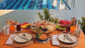 Deluxe-Zimmer | Essbereich im Zimmer