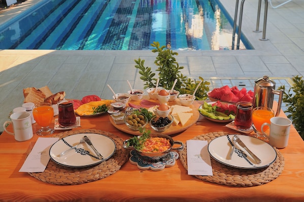 Deluxe Room | In-room dining - Giritlim Butik Otel (Cesme)