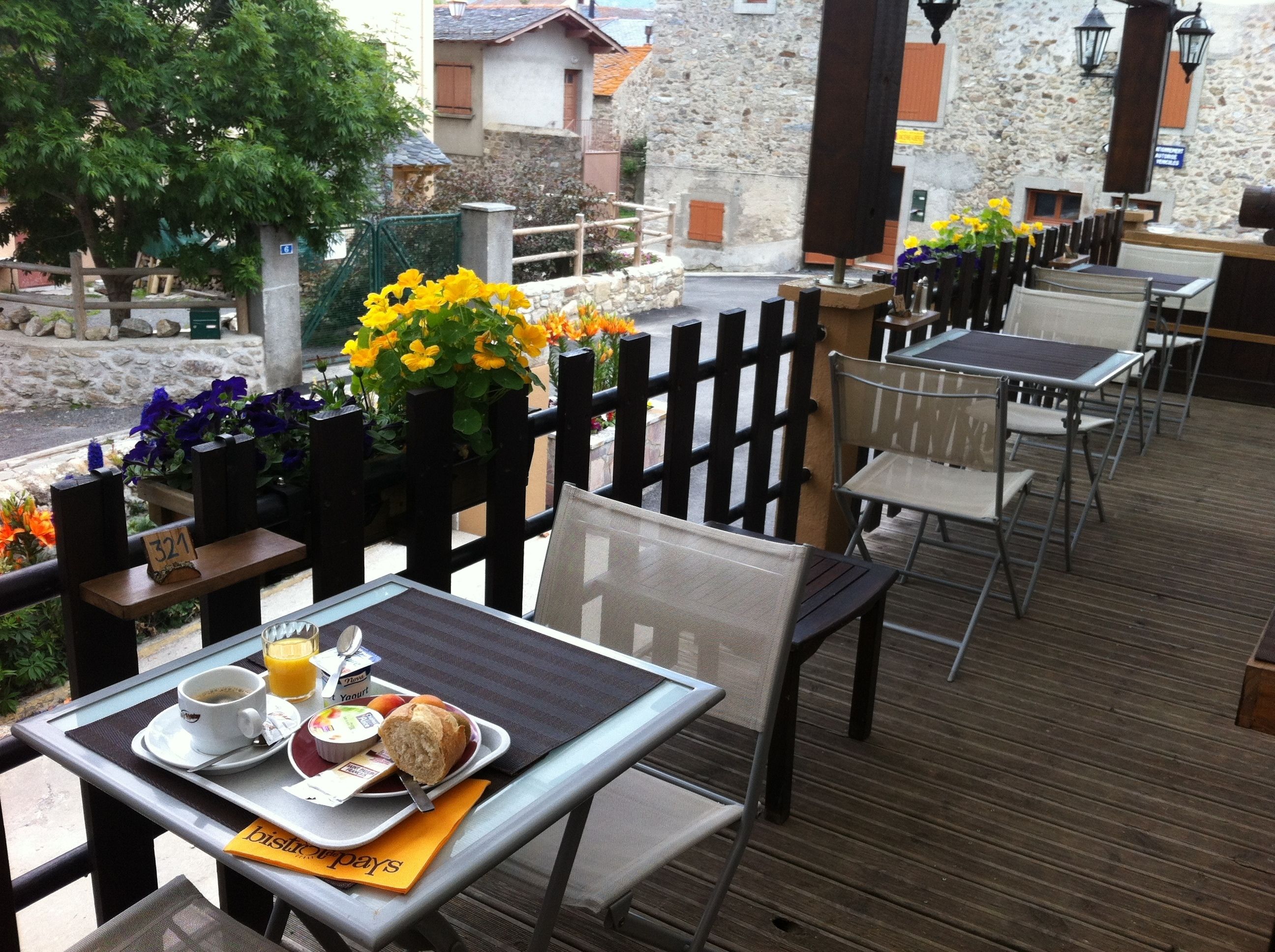 daily buffet breakfast (eur 7.00 per person)