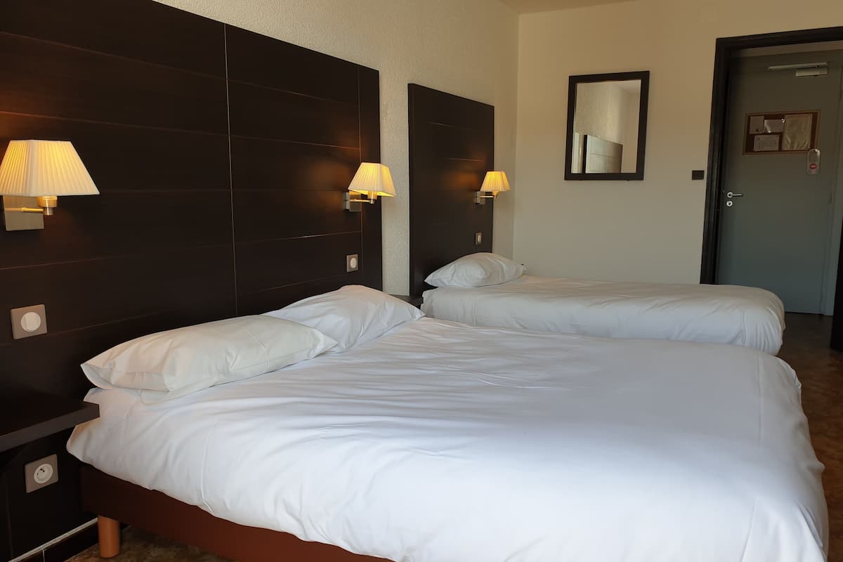 triple room, non smoking, balcony | premium bedding, free wifi, bed sheets