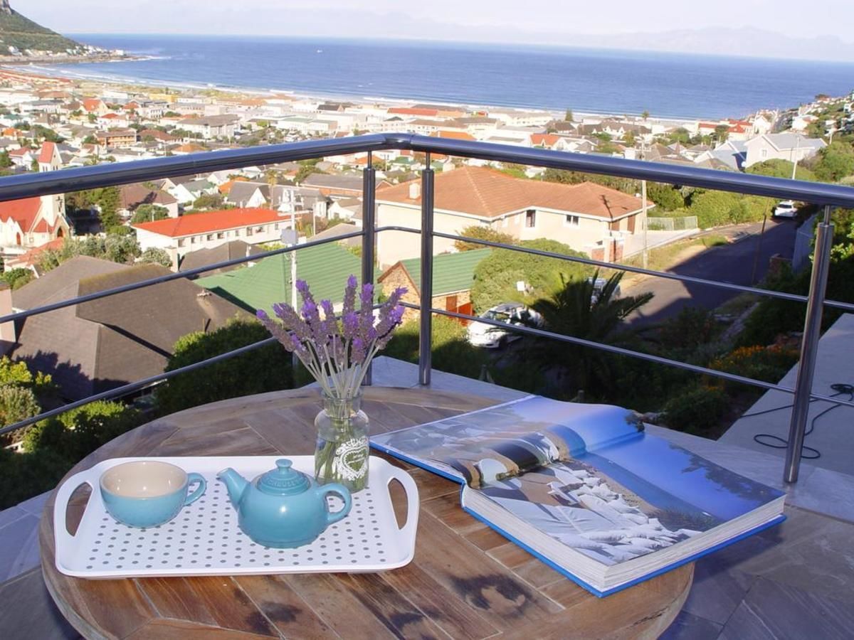 The View Self Catering Apartment | Balcony