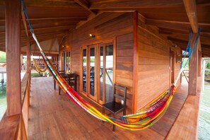 Deluxe Room, 1 Bedroom, Lagoon View, Over the water | Balcon