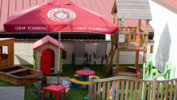 Área de juegos infantiles al aire libre