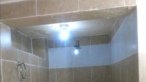 Bathroom shower - Posada Familiar Papantla (Papantla de Olarte)
