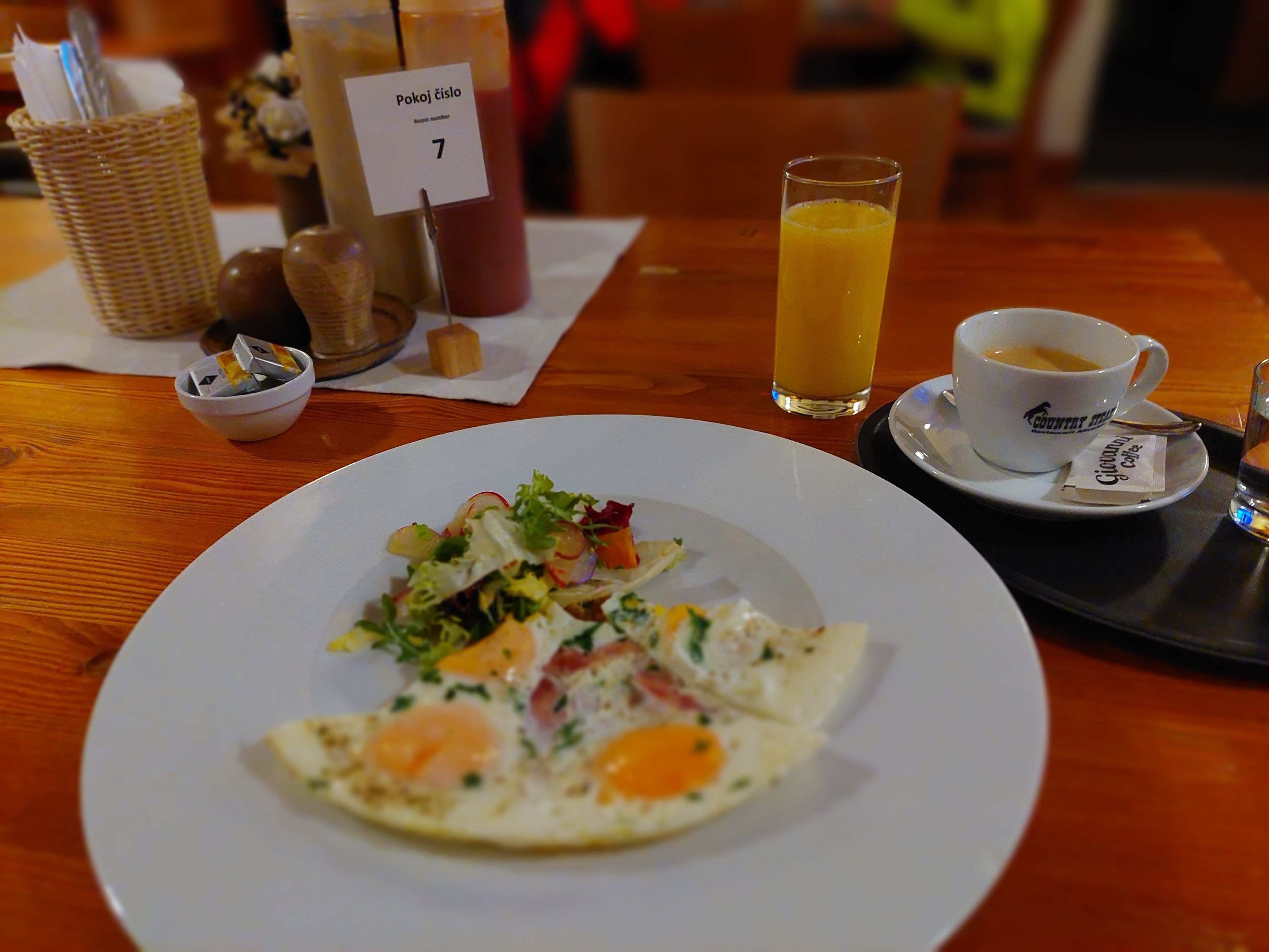 Se ofrece un desayuno continental todos los días (5.00 EUR por persona)