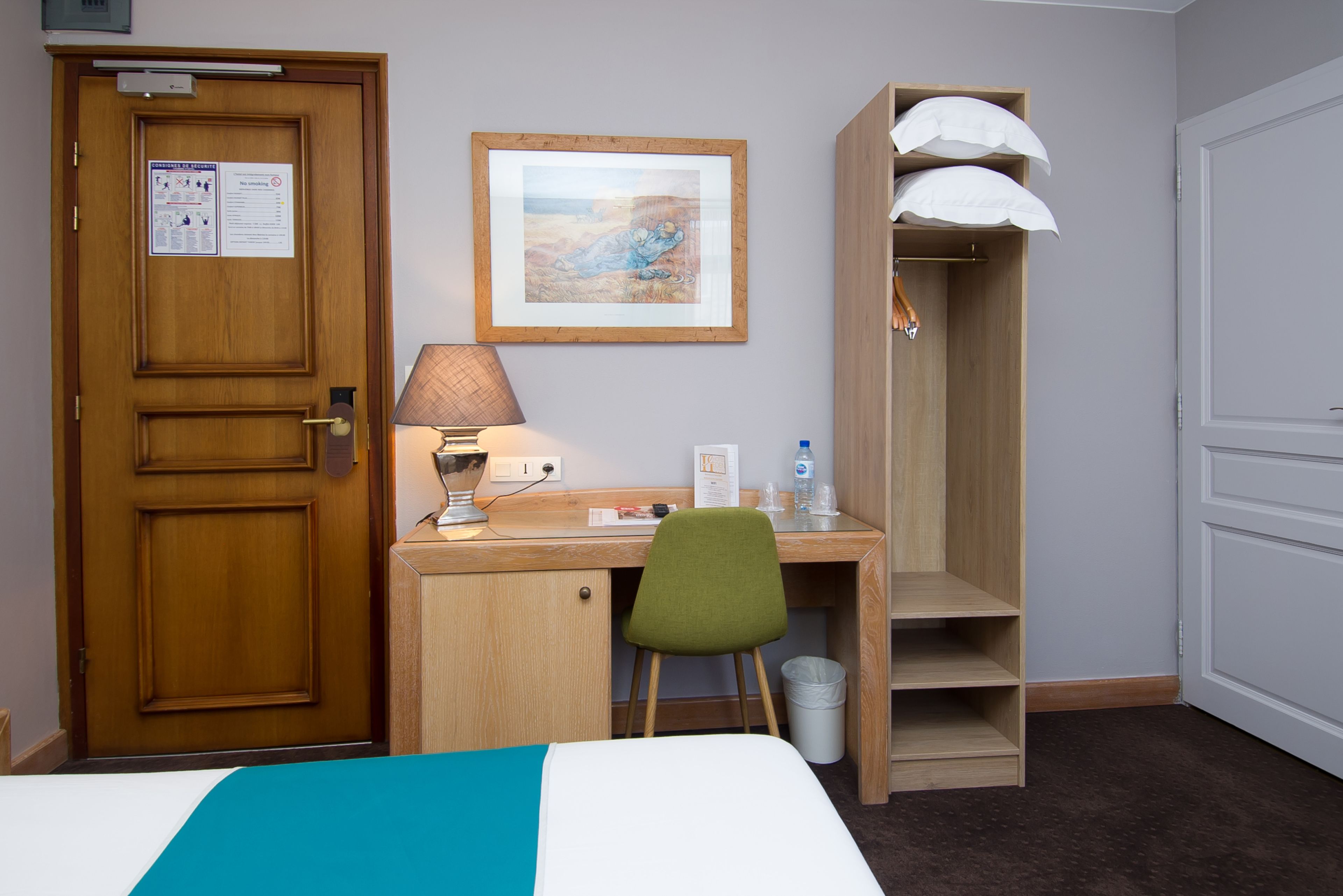 standard double room | desk, laptop workspace, blackout curtains, soundproofing