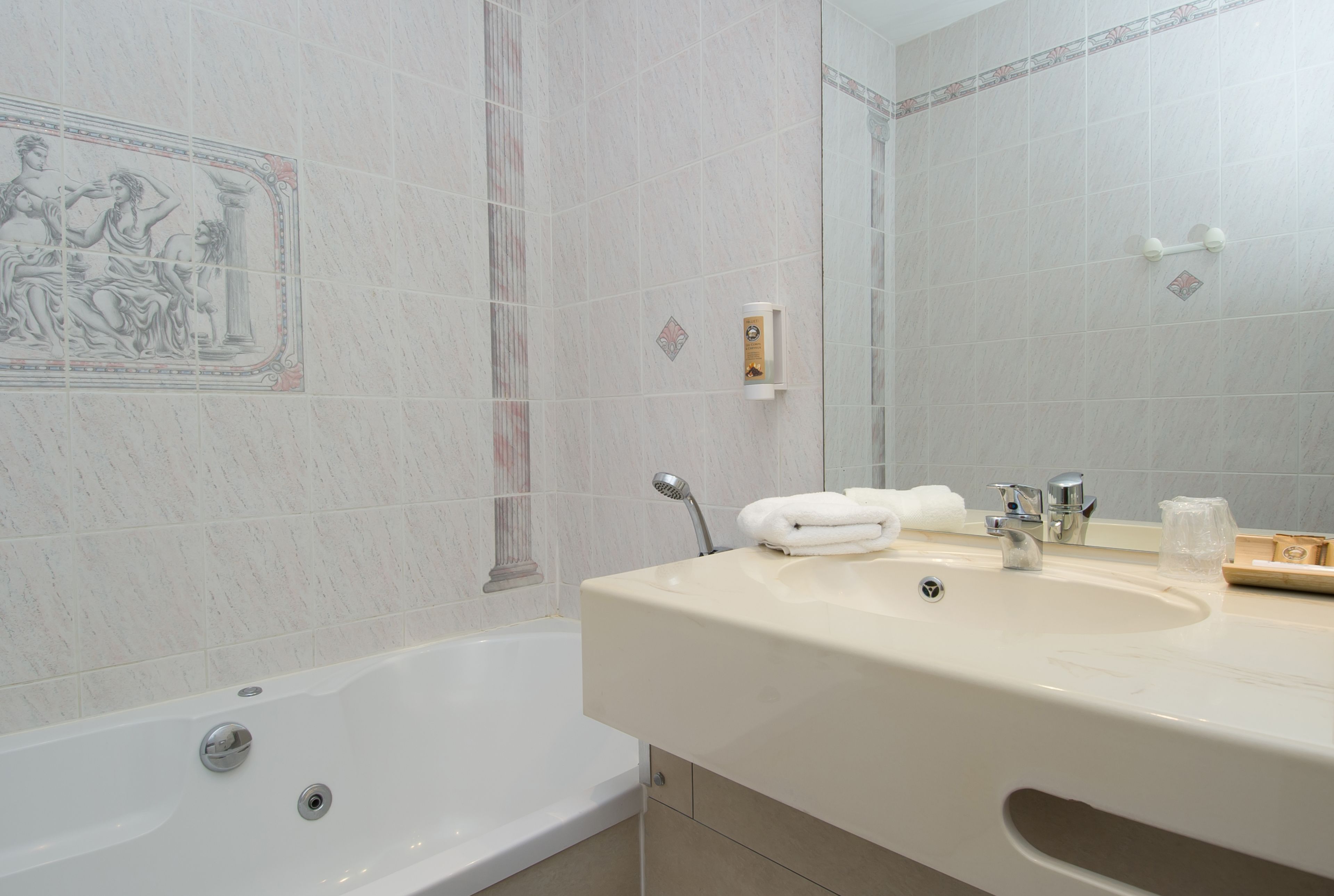 superior suite, terrace | bathroom | free toiletries, hair dryer, towels