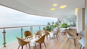 5 Bars/Lounges, Sportbar