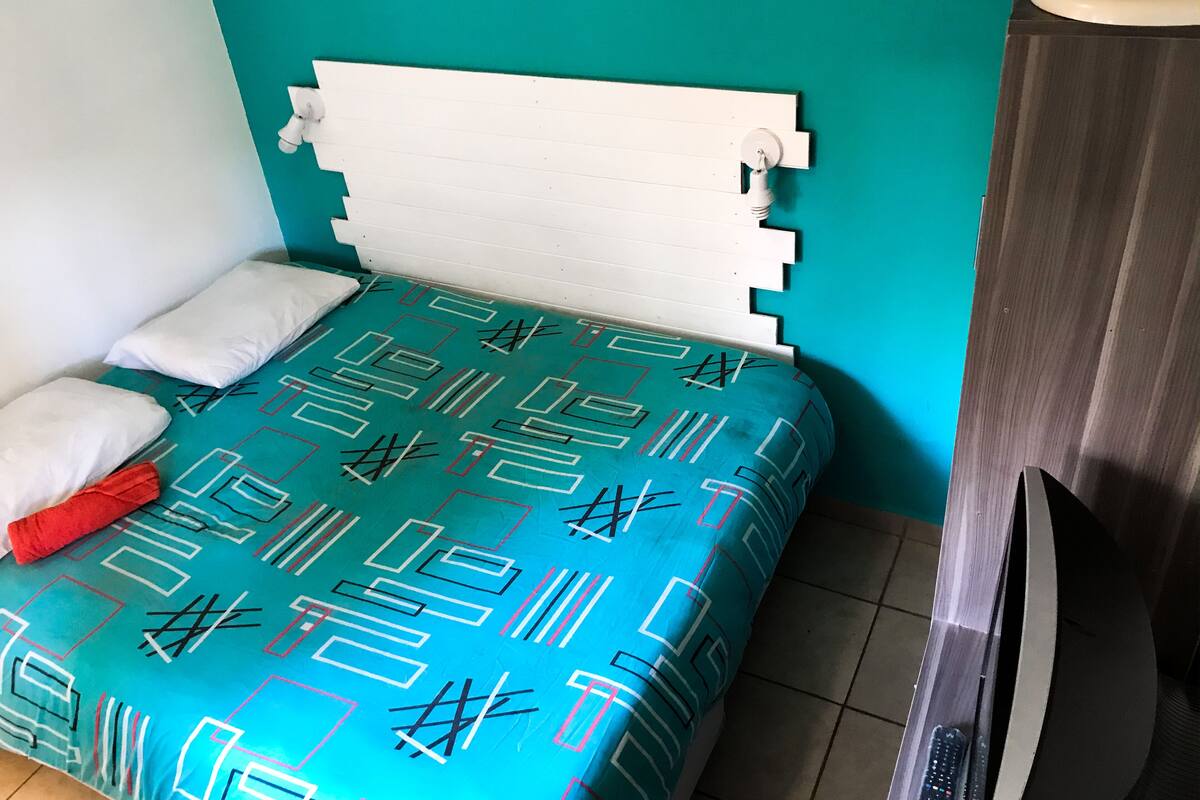 Classic-dobbeltværelse til 1 person - 1 queensize-seng - ikke-ryger - privat badeværelse | Værelsesfacilitet