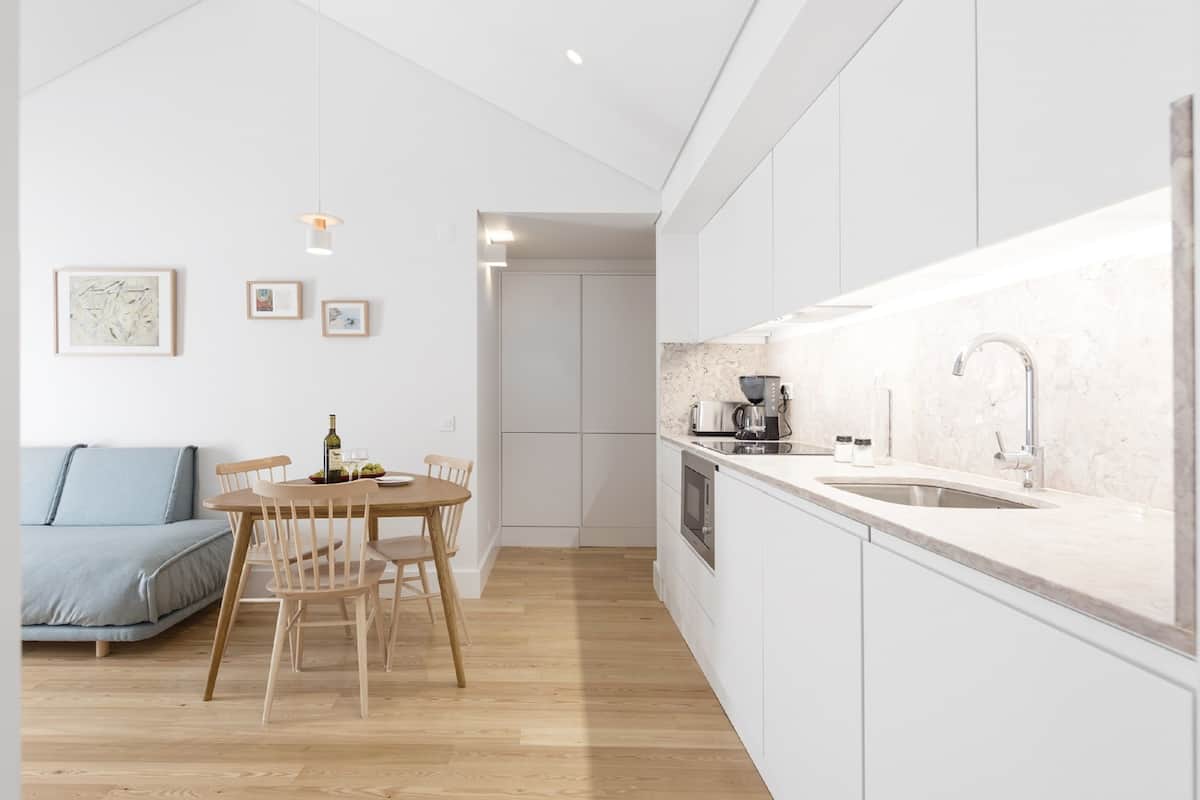 Apartment, 1 Bedroom | 1 bedroom, in-room safe, soundproofing, iron/ironing board