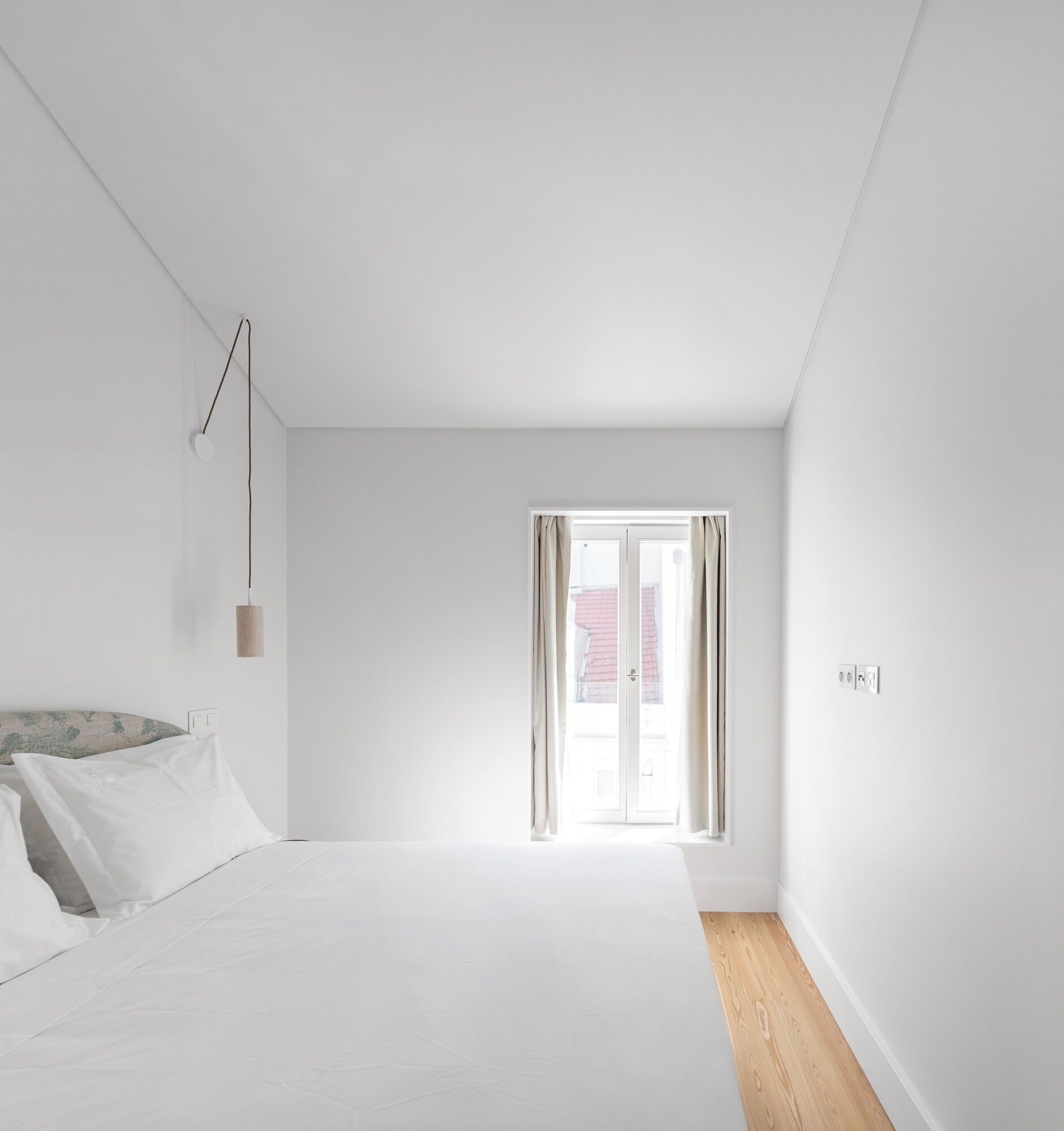 Appartement, 1 slaapkamer | Een kluis op de kamer, een laptopwerkplek, een strijkplank/strijkijzer