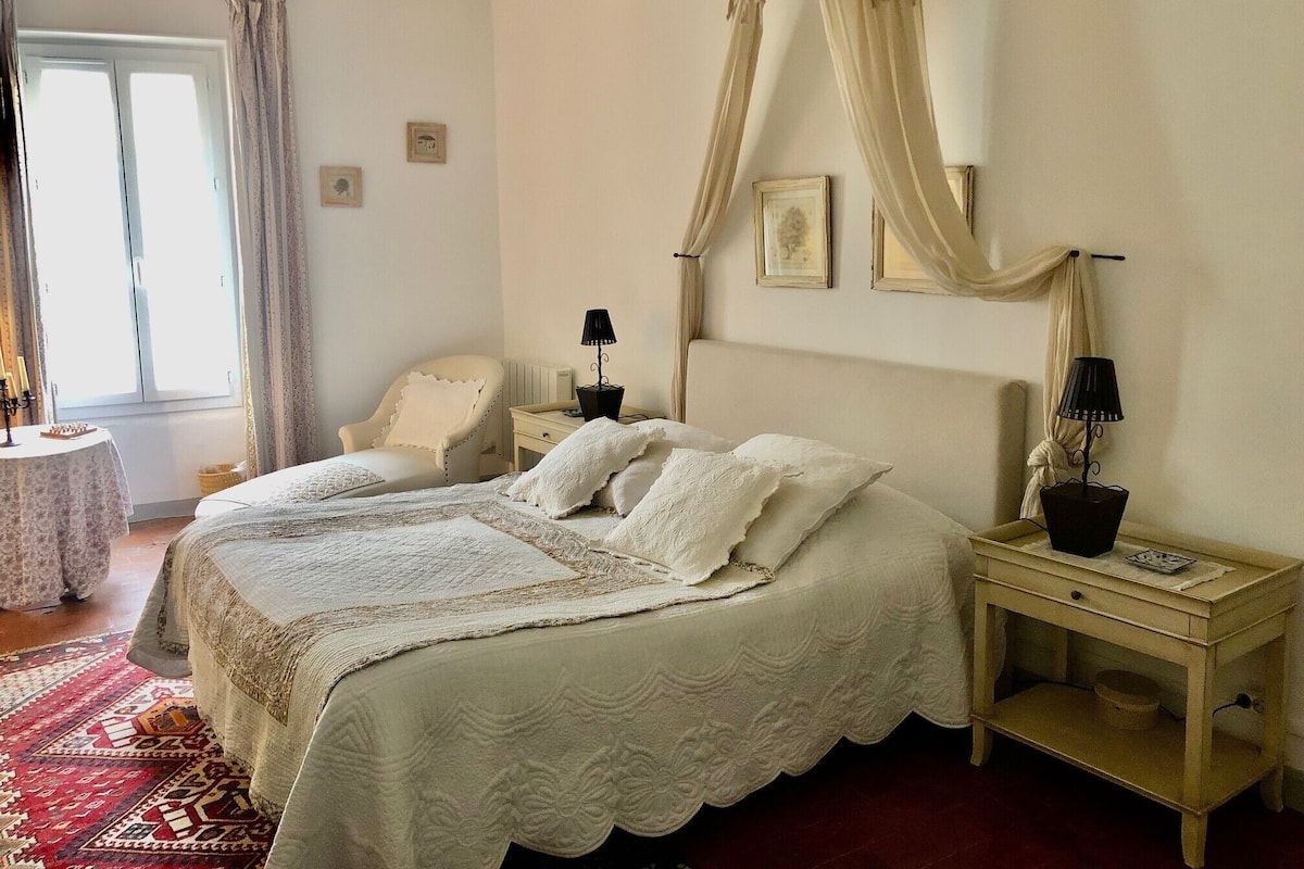 Tweepersoonskamer (Miel) | 1 slaapkamer, luxe beddengoed, individueel gedecoreerd